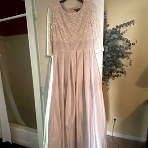 Beautiful A Line gown by Jessica Howard